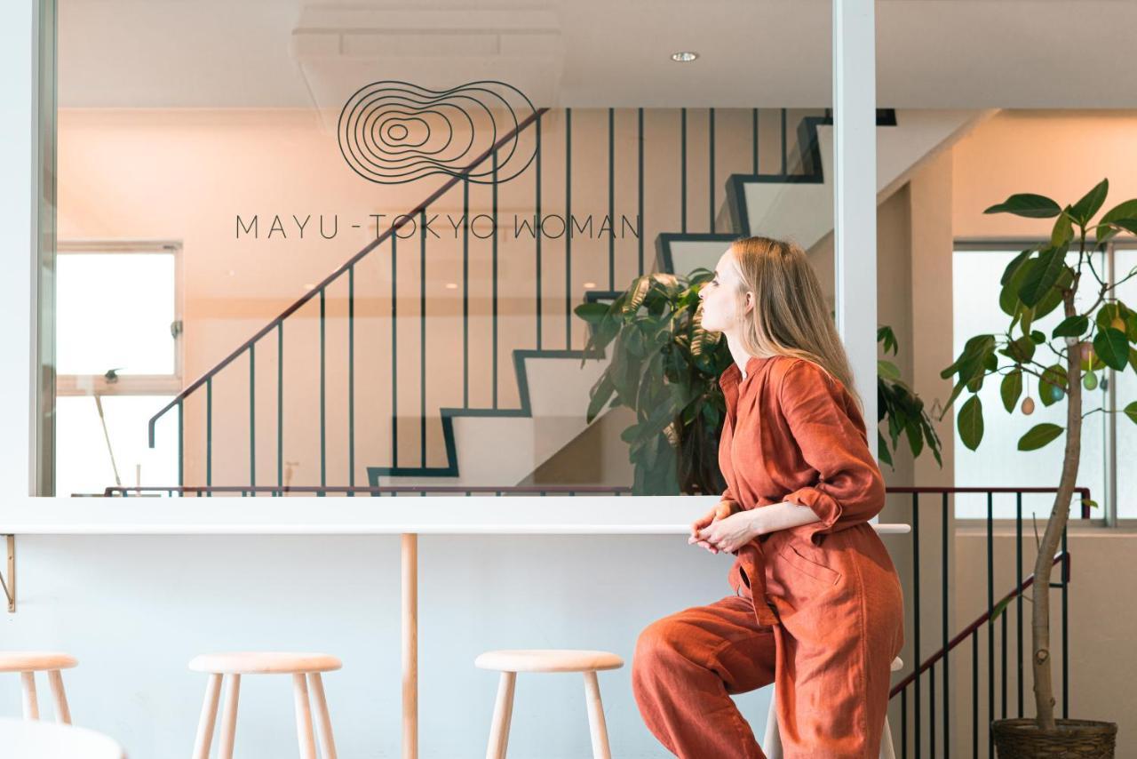 Mayu Tokyo Woman Buitenkant foto