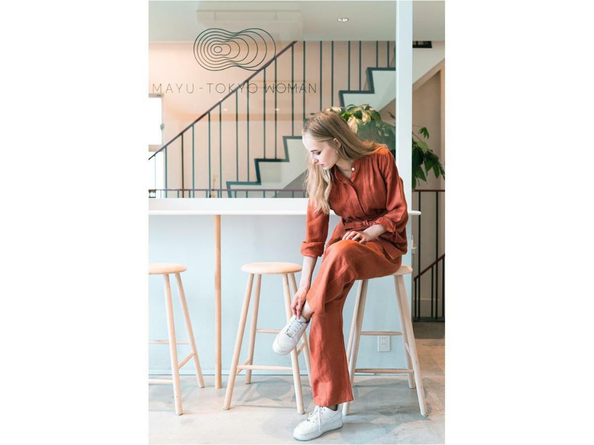 Mayu Tokyo Woman Buitenkant foto