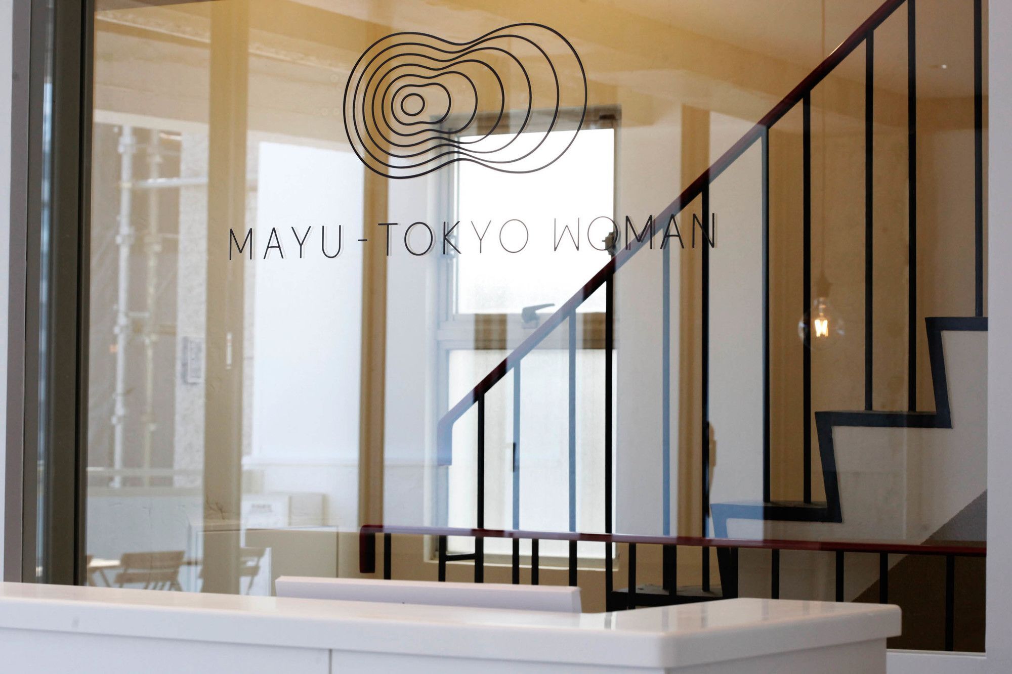Mayu Tokyo Woman Buitenkant foto